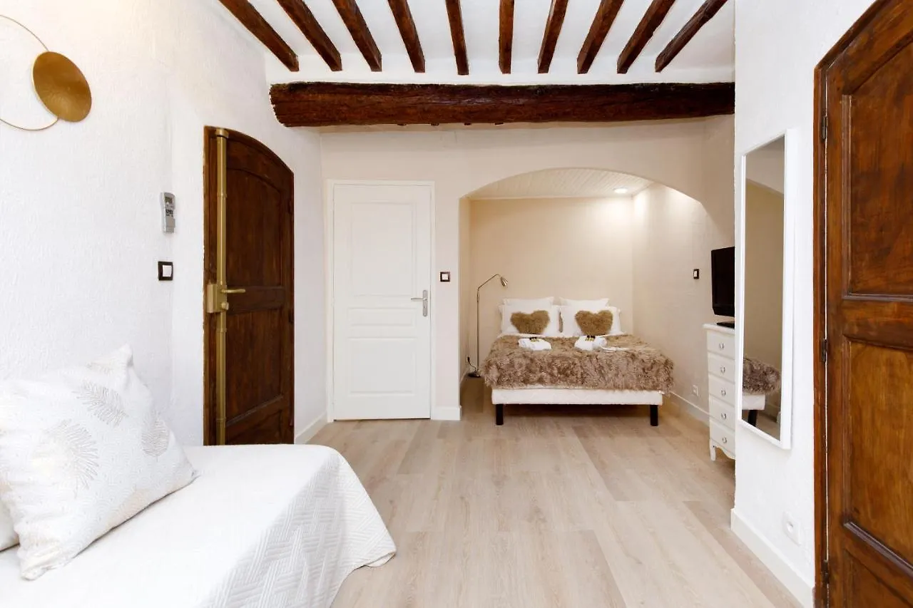 Panisse Yourhosthelper Cannes France